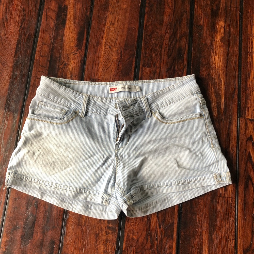 Levi’s shorty shorts size 5